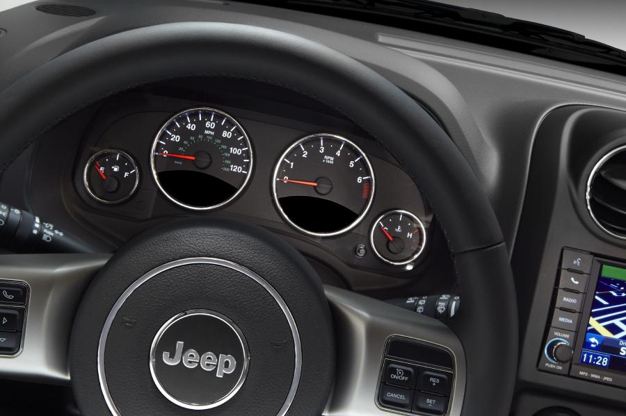  Jeep Compass 2011 года  (фото 2 из 97)